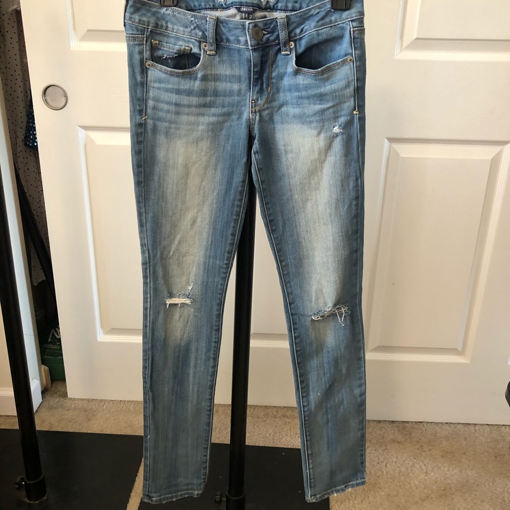 Size 2 short American Eagle skinny jeans